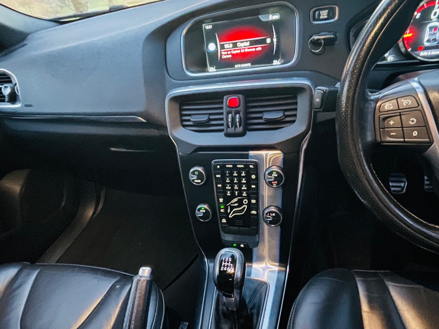 Used Volvo V40 2015 for sale - 76922143: Photo 17