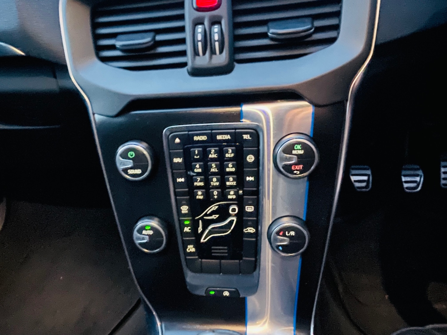 Used Volvo V40 2015 for sale - 76922143: Photo 18