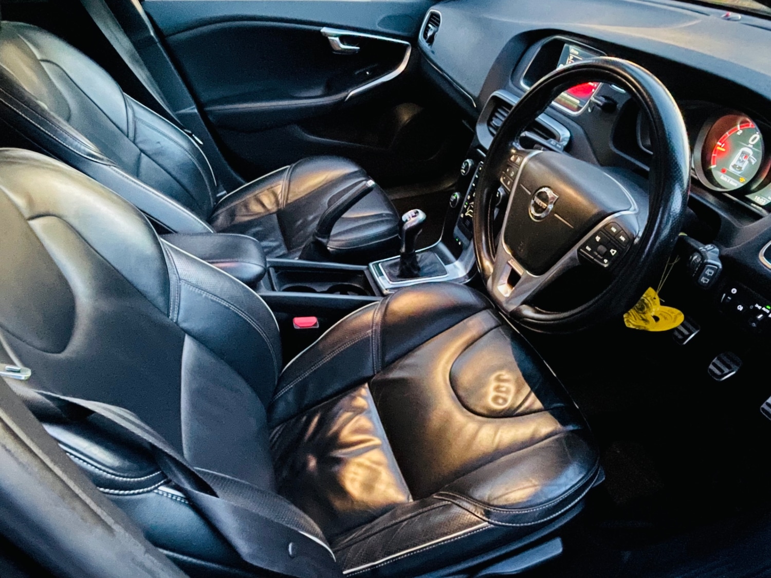 Used Volvo V40 2015 for sale - 76922143: Photo 21