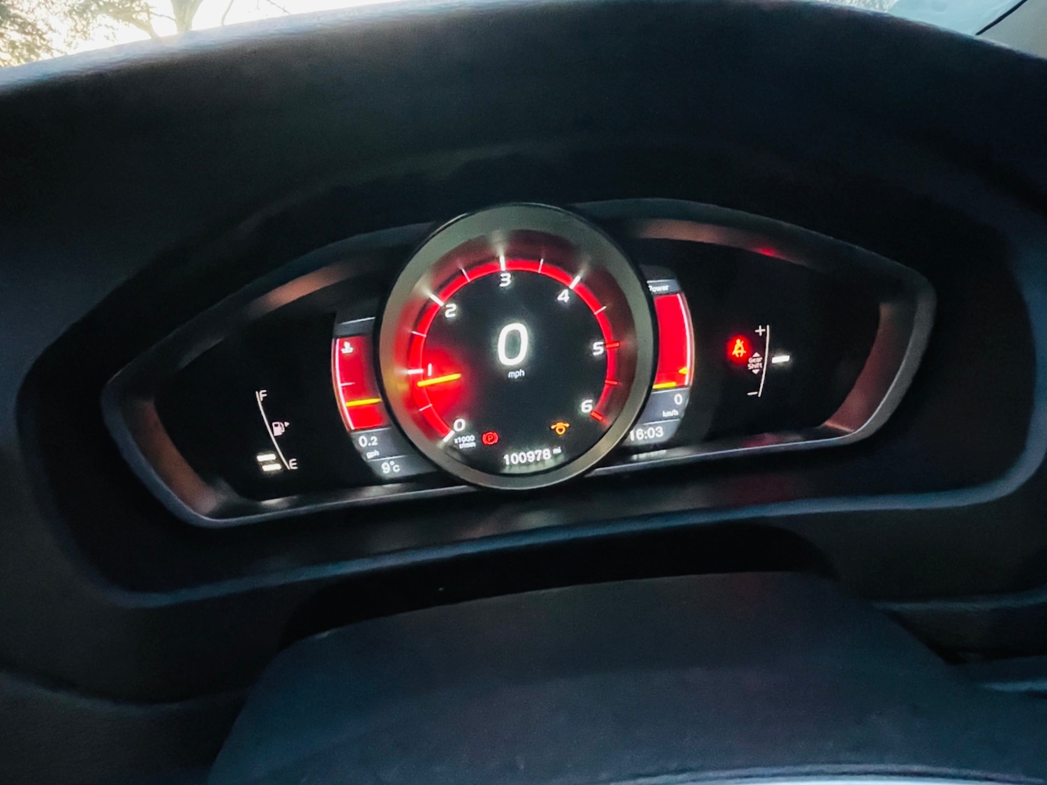 Used Volvo V40 2015 for sale - 76922143: Photo 24