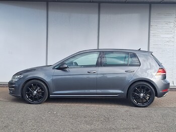 Used Volkswagen Golf 2017 for sale - 78498580: Photo