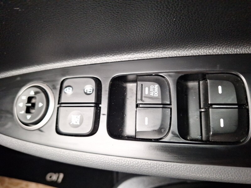 Used Hyundai i10 2017 for sale - 77517865: Photo 19