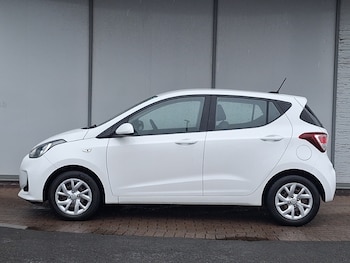Used Hyundai i10 2018 for sale - 79546225: Photo