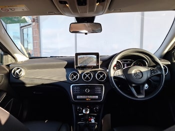 Used Mercedes-Benz GLA 2018 for sale - 77090289: Photo