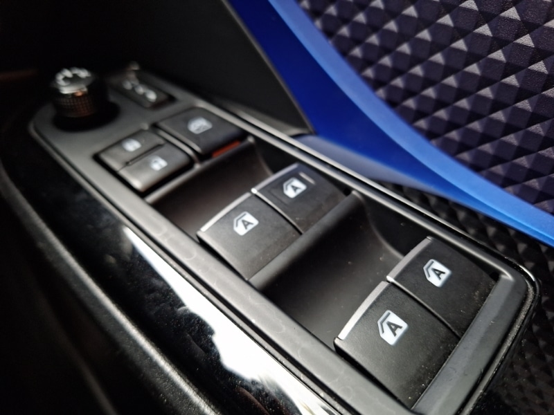 Used Toyota C-HR 2018 for sale - 78023440: Photo 19