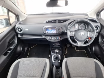 Used Toyota Yaris 2019 for sale - 77999430: Photo