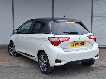 Used Toyota Yaris 2019 for sale - 77999430: Photo