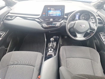 Used Toyota C-HR 2019 for sale - 79060993: Photo