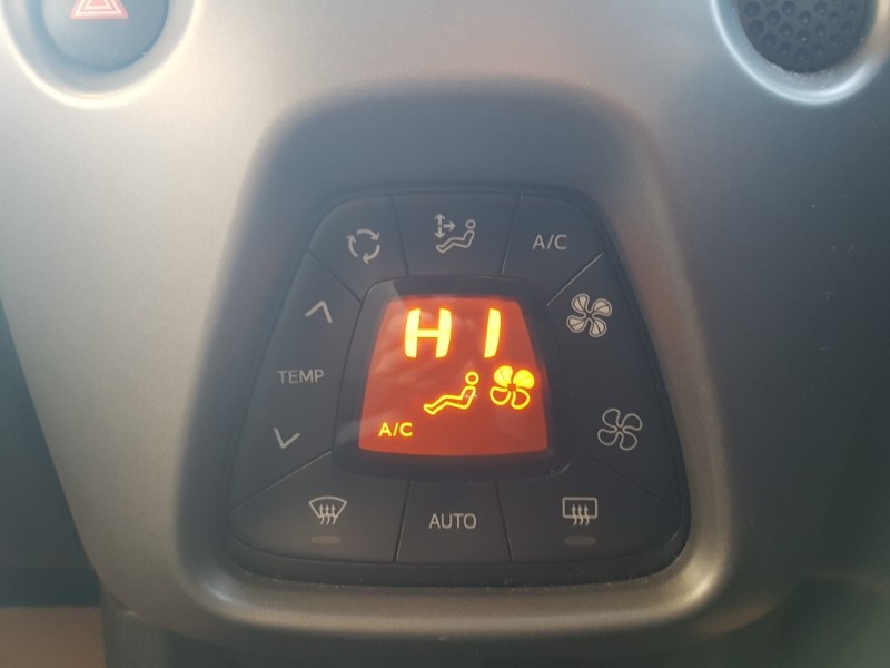 Used Toyota AYGO 2019 for sale - 76700000: Photo 14