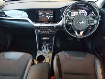 Used Kia Niro 2020 for sale - 76897435: Photo