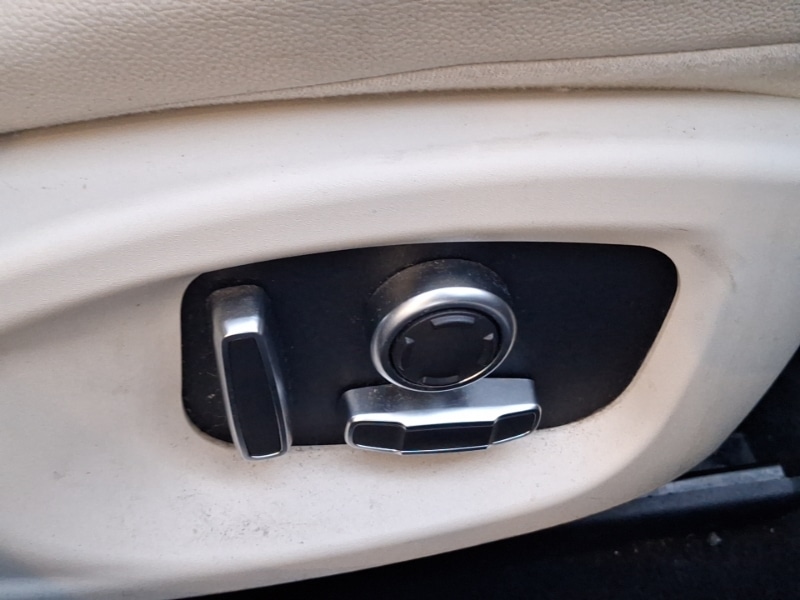 Used Jaguar XE 2019 for sale - 77921873: Photo 13