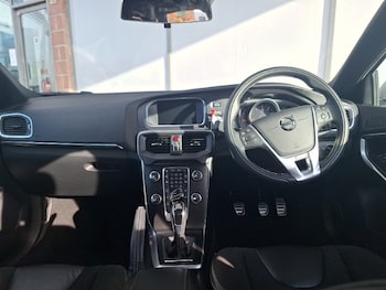 Used Volvo V40 2018 for sale - 76230112: Photo
