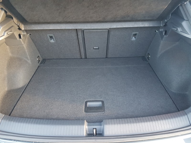 Used Volkswagen T-Roc 2022 for sale - 76963985: Photo 8