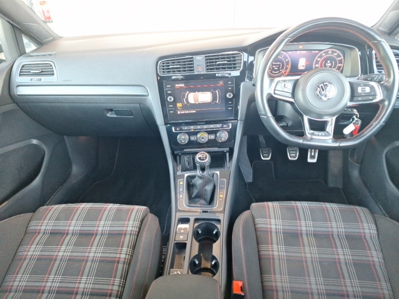 Used Volkswagen Golf 2018 for sale - 77105230: Photo 2