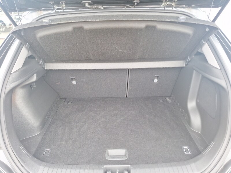 Used Hyundai KONA 2017 for sale - 78164116: Photo 8