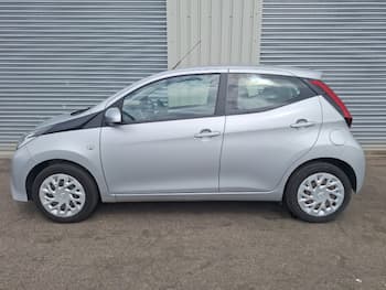 Used Toyota AYGO 2019 for sale - 79685893: Photo