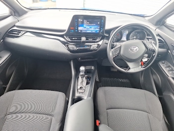 Used Toyota C-HR 2018 for sale - 78987727: Photo