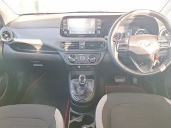 Used Hyundai i10 2023 for sale - 76230032: Photo 2