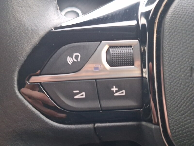 Used Peugeot 2008 2022 for sale - 77433463: Photo 15