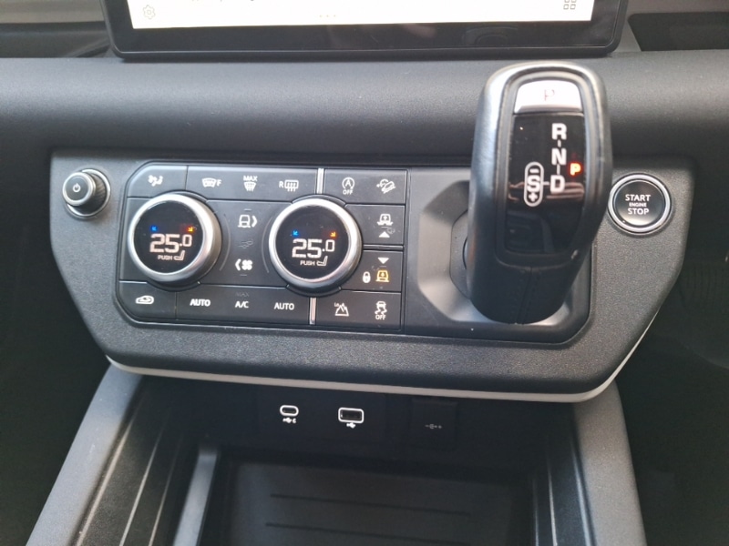 Used Land Rover Defender 2021 for sale - 77228863: Photo 18