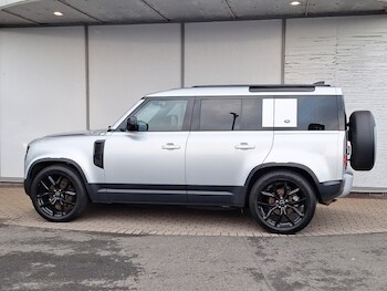 Used Land Rover Defender 2021 for sale - 77228863: Photo