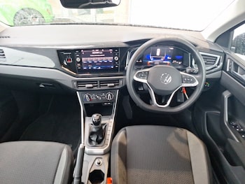 Used Volkswagen Polo 2023 for sale - 76145176: Photo 2