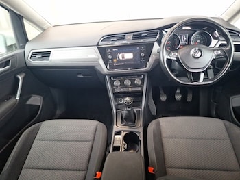Used Volkswagen Touran 2018 for sale - 77034779: Photo
