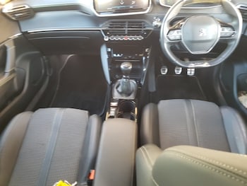 Used Peugeot 2008 2020 for sale - 77049431: Photo