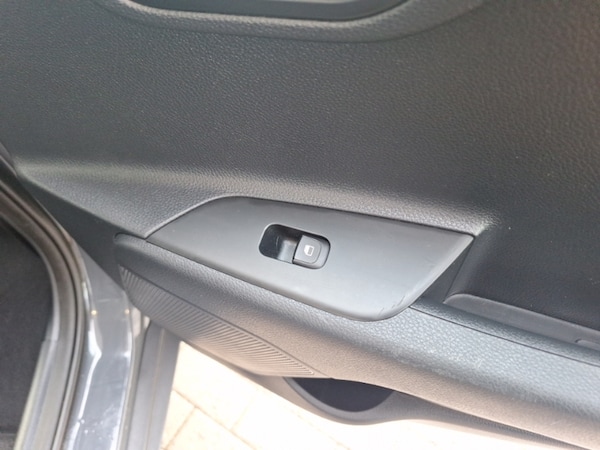 Used Kia Stonic 2021 for sale - 76301877: Photo 13