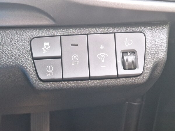 Used Kia Stonic 2021 for sale - 76301877: Photo 16