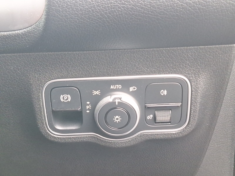 Used Mercedes-Benz GLB 2023 for sale - 76238121: Photo 13