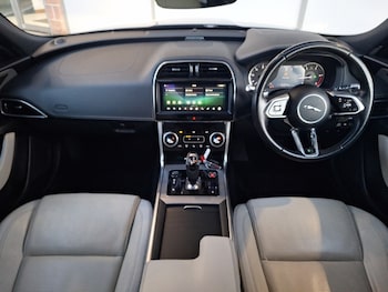 Used Jaguar XE 2019 for sale - 77644983: Photo