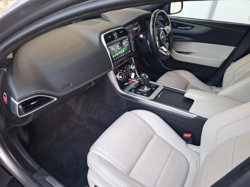 Used Jaguar XE 2019 for sale - 77644983: Photo 5