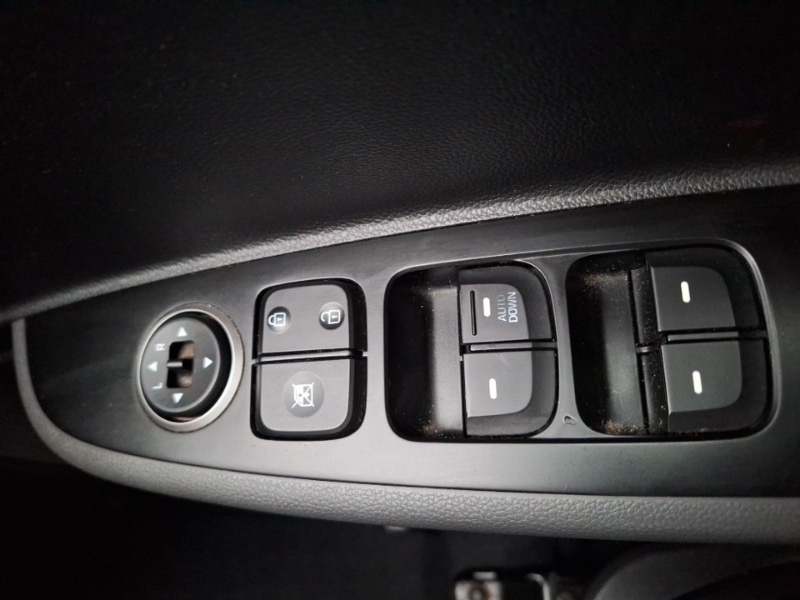 Used Hyundai i10 2018 for sale - 77329769: Photo 14