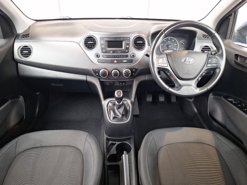 Used Hyundai i10 2018 for sale - 77329769: Photo 2