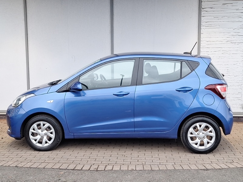 Used Hyundai i10 2018 for sale - 77329769: Photo 4