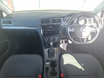 Used Volkswagen Golf 2017 for sale - 76331697: Photo 2