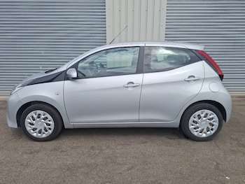 Used Toyota AYGO 2019 for sale - 79401022: Photo