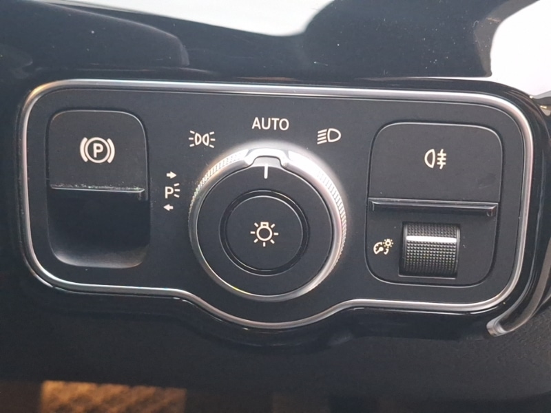 Used Mercedes-Benz A-Class 2018 for sale - 76566884: Photo 14