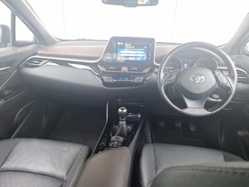 Used Toyota C-HR 2019 for sale - 76199464: Photo 2