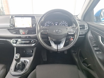 Used Hyundai i30 2017 for sale - 76556354: Photo