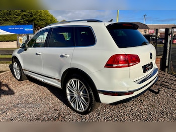 Used Volkswagen Touareg 2016 for sale - 76522881: Photo