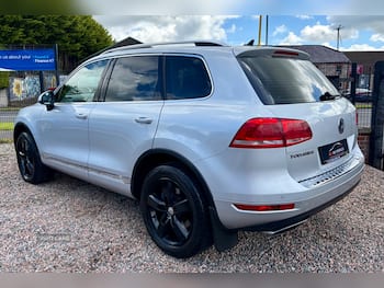Used Volkswagen Touareg 2013 for sale - 79633416: Photo