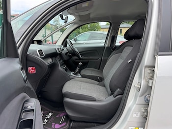 Used Citroen C3 Picasso 2017 for sale - 79067433: Photo