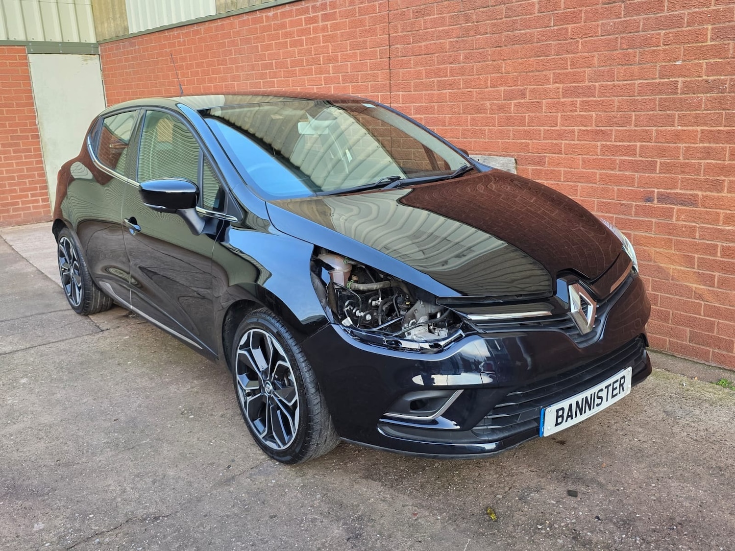 Used Renault Clio 2017 for sale - 76571327: Photo 1