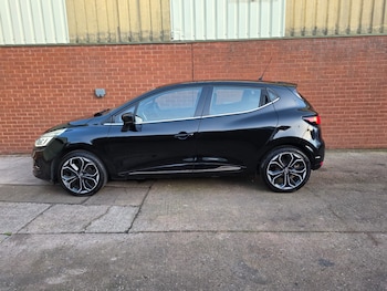 Used Renault Clio 2017 for sale - 76571327: Photo