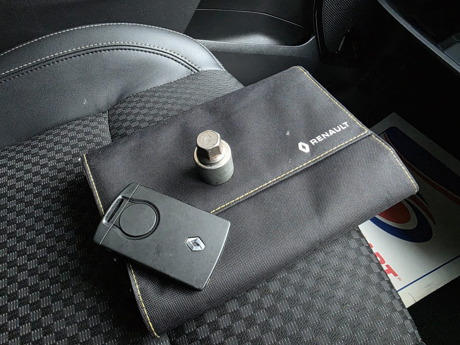 Used Renault Clio 2017 for sale - 76844993: Photo 11