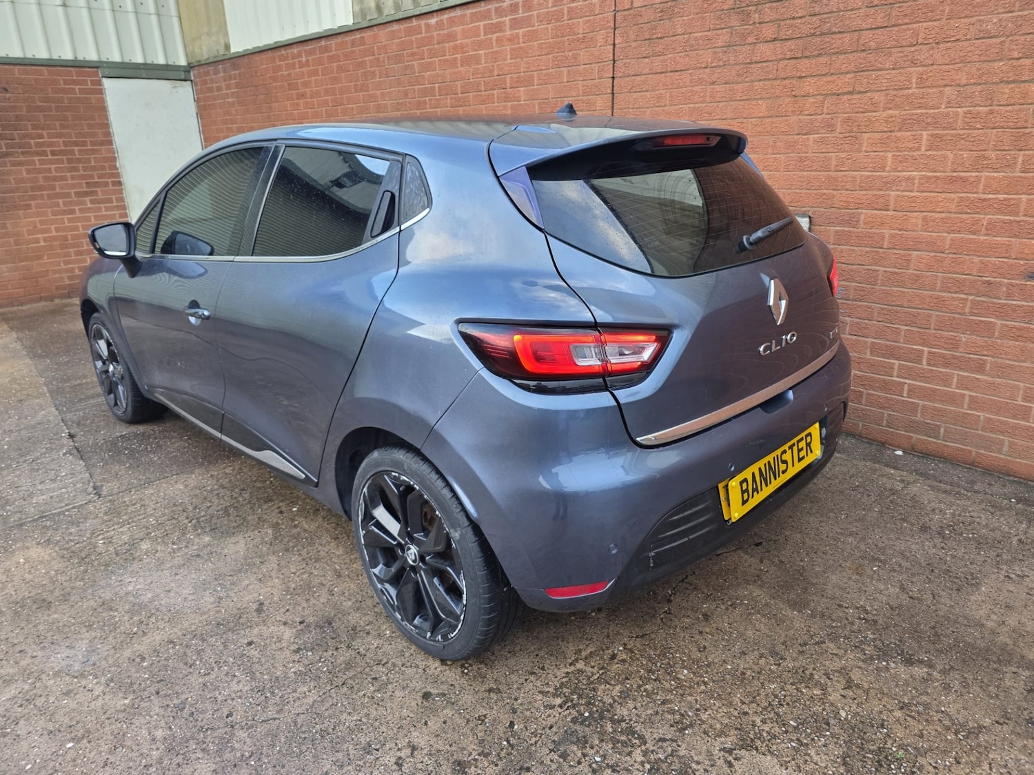 Used Renault Clio 2017 for sale - 76844993: Photo 4