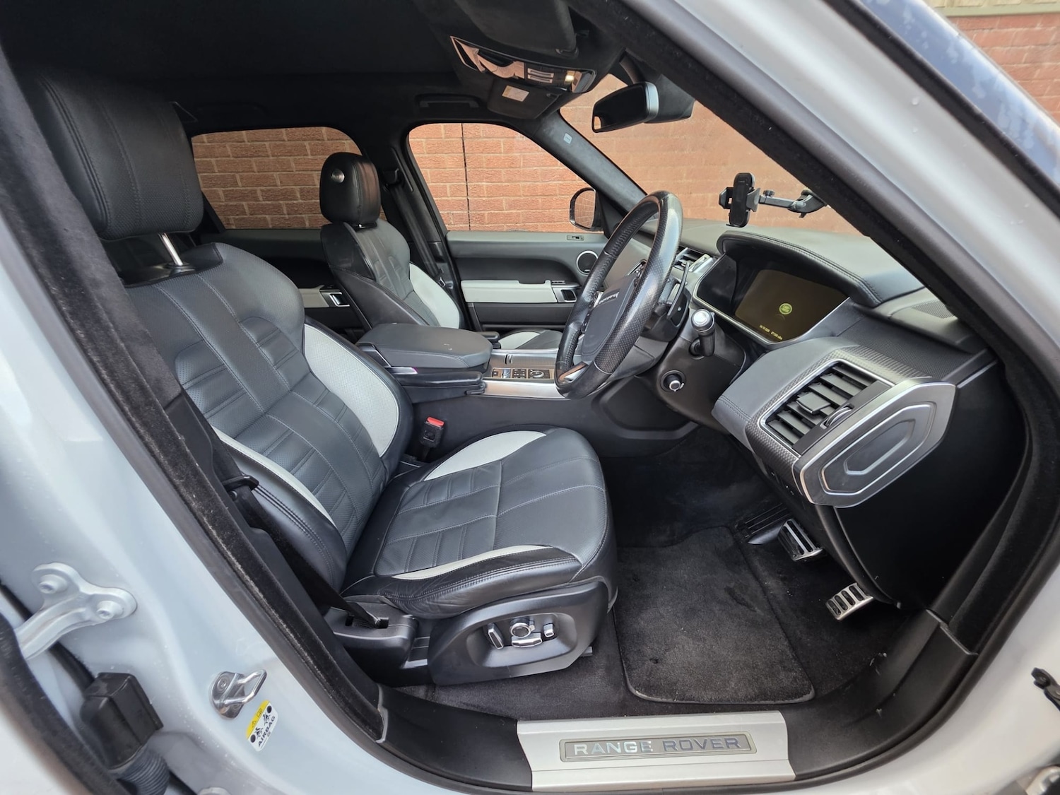 Used Land Rover Range Rover Sport 2017 for sale - 76170399: Photo 5