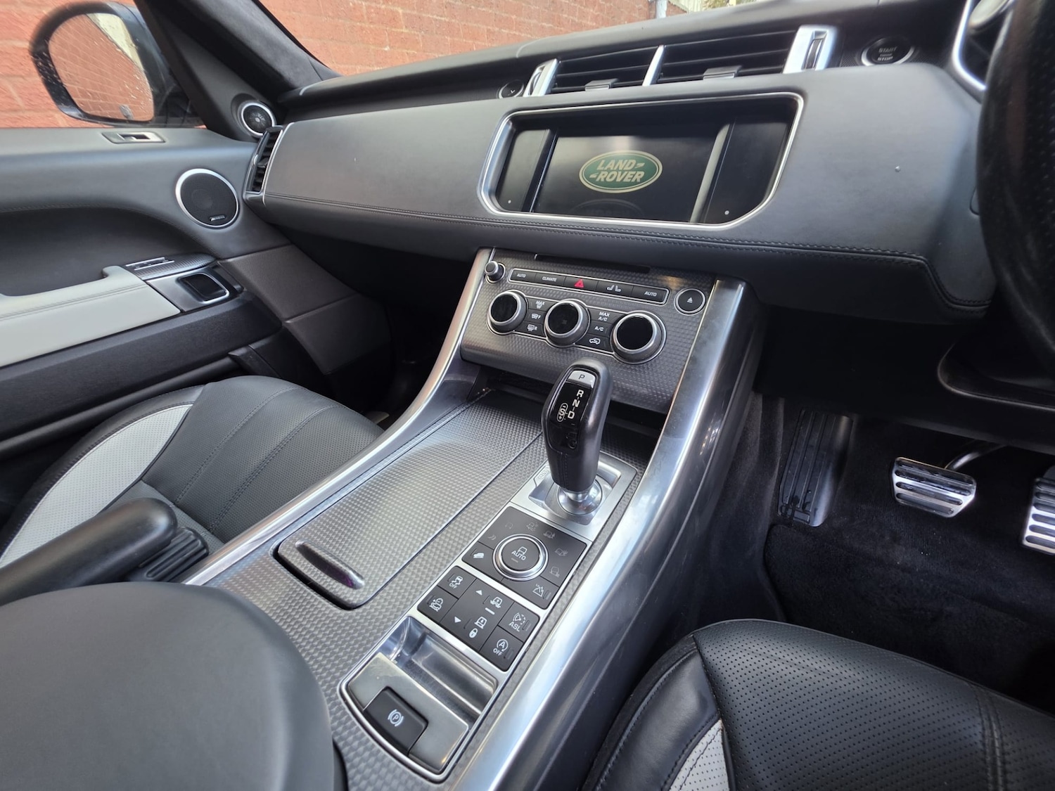 Used Land Rover Range Rover Sport 2017 for sale - 76170399: Photo 6